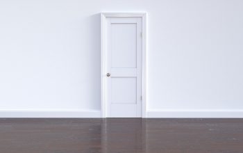 Jak skutecznie odnowić samemu drzwi?